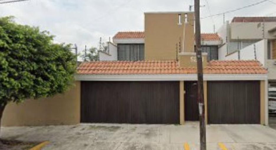 Venta Casa en Jardines Universidad - Image 3